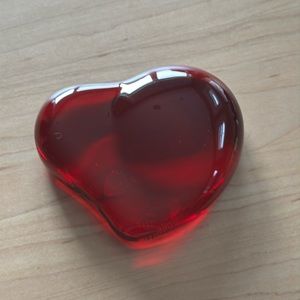 Tiffany & Co. Red Crystal Glass Heart Paperweight by Elsa Peretti Signed NO BOX